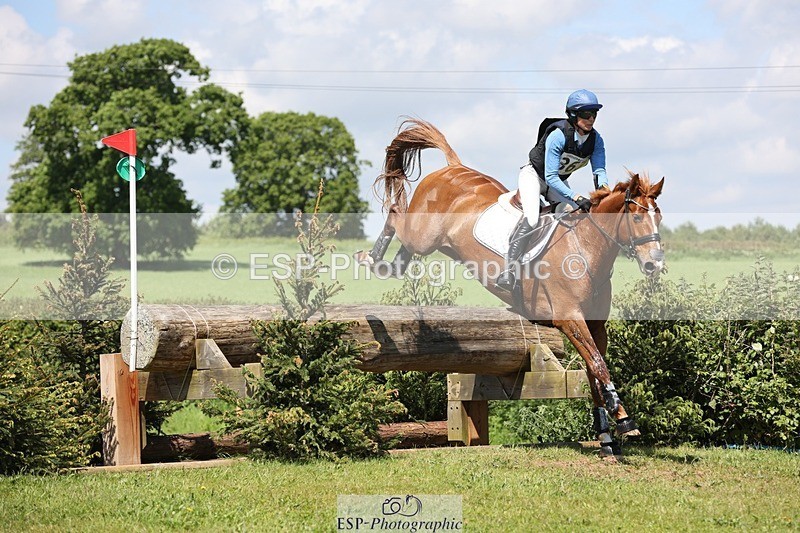 240525-120527-13299 - 367-CROSSTOWN_FINTANS_LAST-Catherine_Burrell