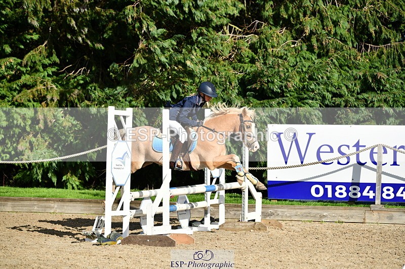 251004A-153301-01872 - Classes 8 & 9 70cm