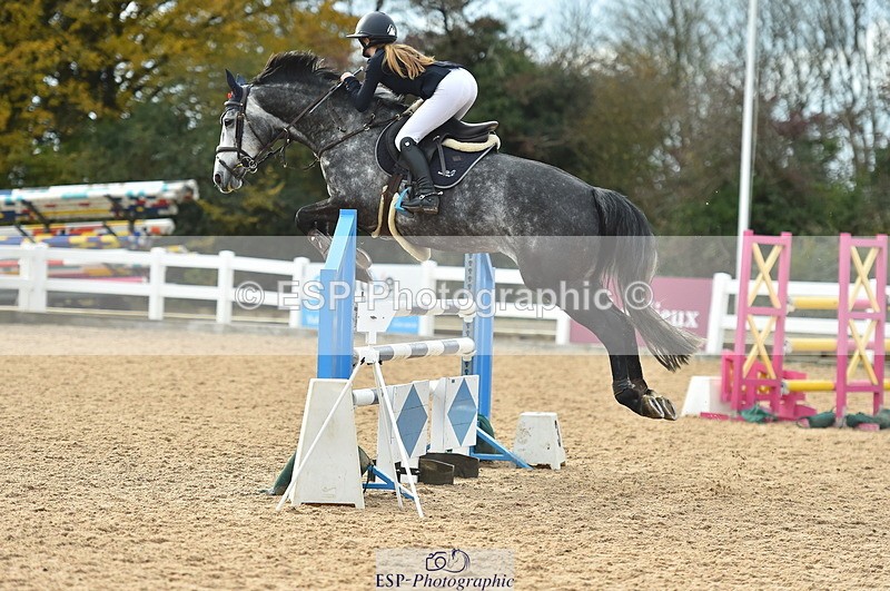 231111A-124354-01942 - Cls 12 Newcomers & 1.10m Open