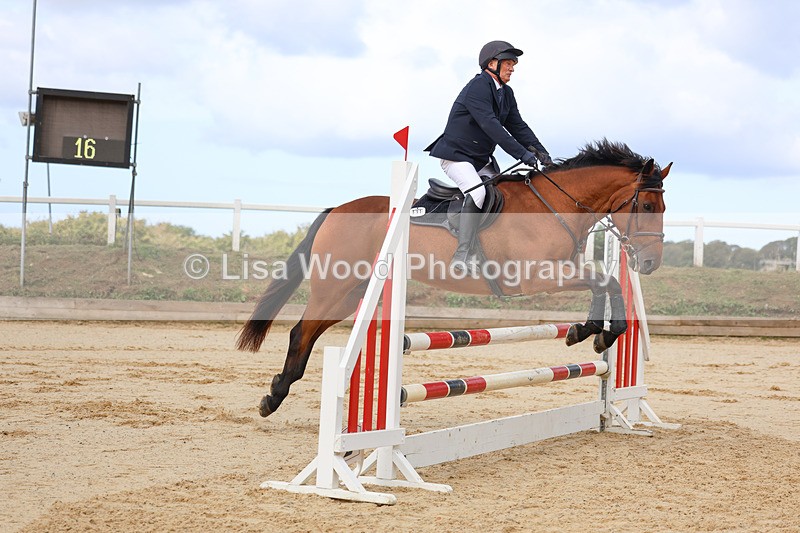 3E7A2069 - Class 4: Senior British Novice/90cm open