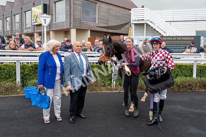 230425-Race 1-Birkenhead-3162 - Race 1