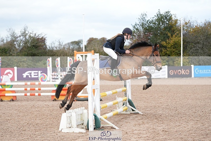 251026-122238-02369 - Cls 4 Pony Winter Novice + 80cm Open