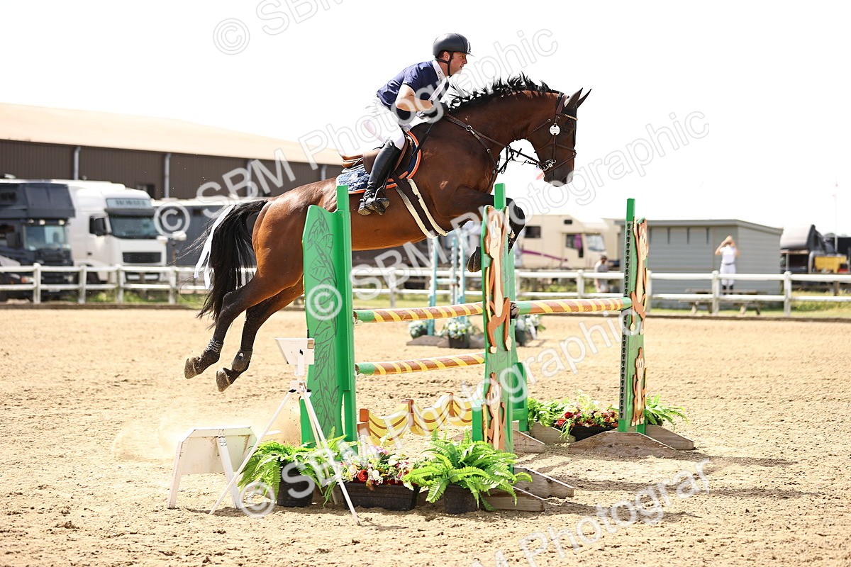 SBM_000415 - Class 15 - Redpost Equestian Senior Foxhunter - 1.20m