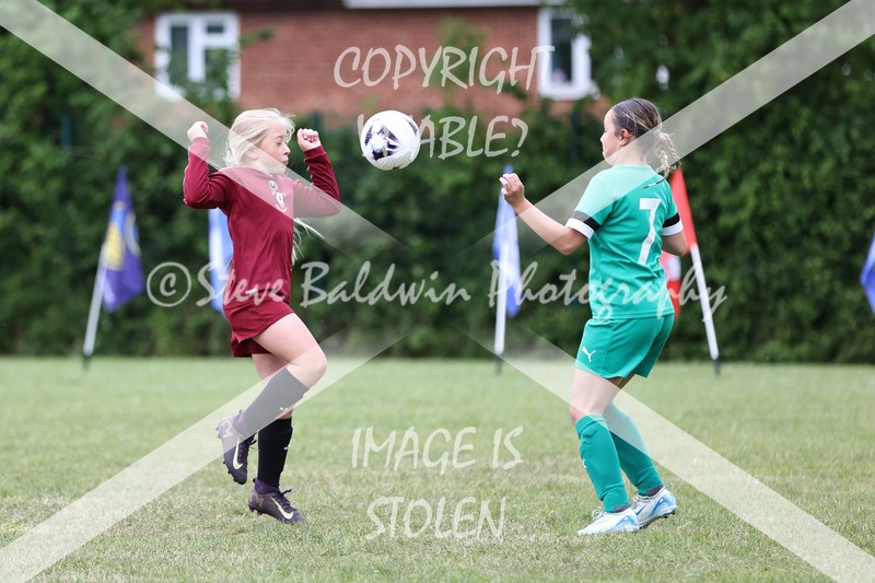 1DX32017 - Covingham Park V Tadpole Farm