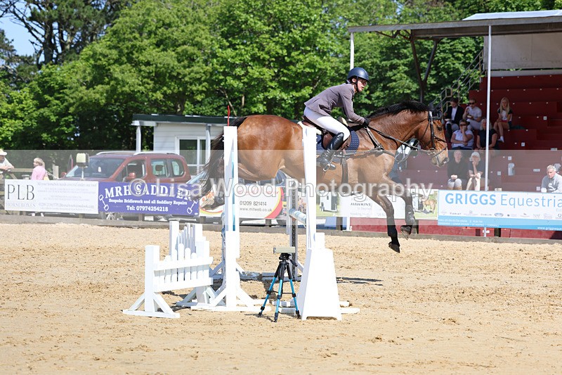 3E7A5699 - Class 4: Senior BN/90cm open