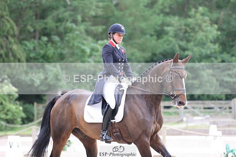 240524-165732-11177 - 375-DASSETT_ARTHALENT-Piggy_March