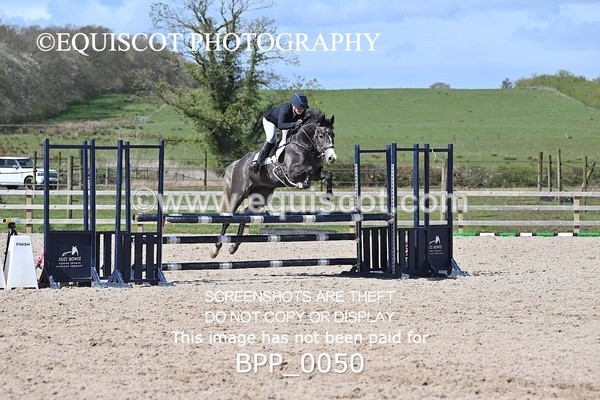BPP_0050 - CLASS 19 SUN Senior British Novice/ 90cm Open
