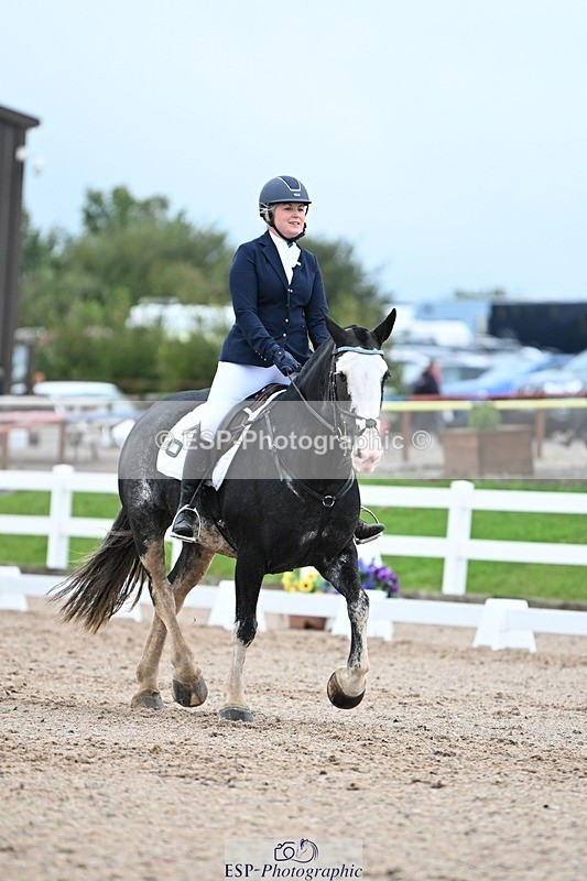 250907-123239-08352 - 061-christine.harrisonRed.Flair