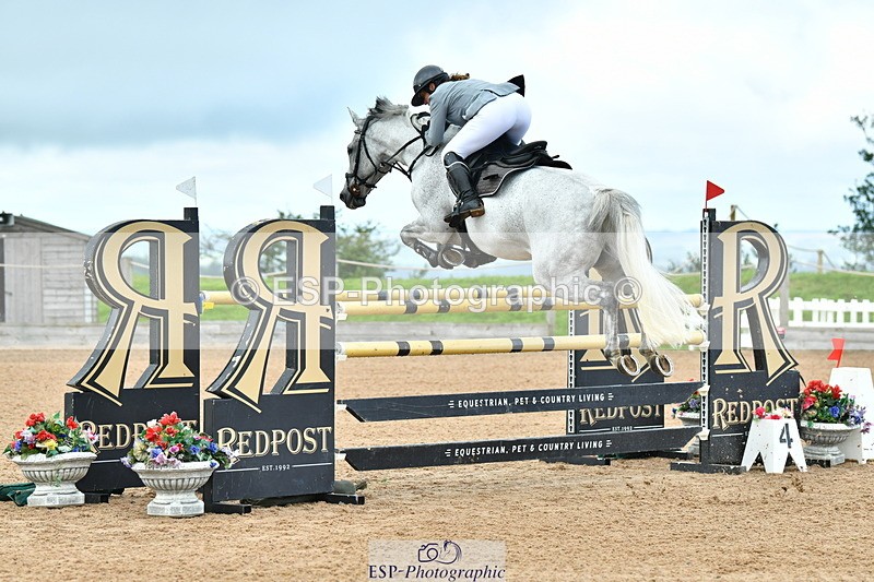 230723A-093622-10595 - Cls 4, 2 Star Small 1.30m