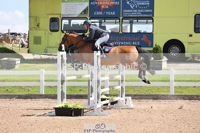 240718A-123916-05147 - Cls 9, 1 Star Bronze Tour 1.10m