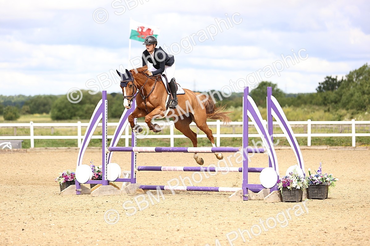 SBM_006266_Class 16 - Senior British Novice - 90cm - Iris