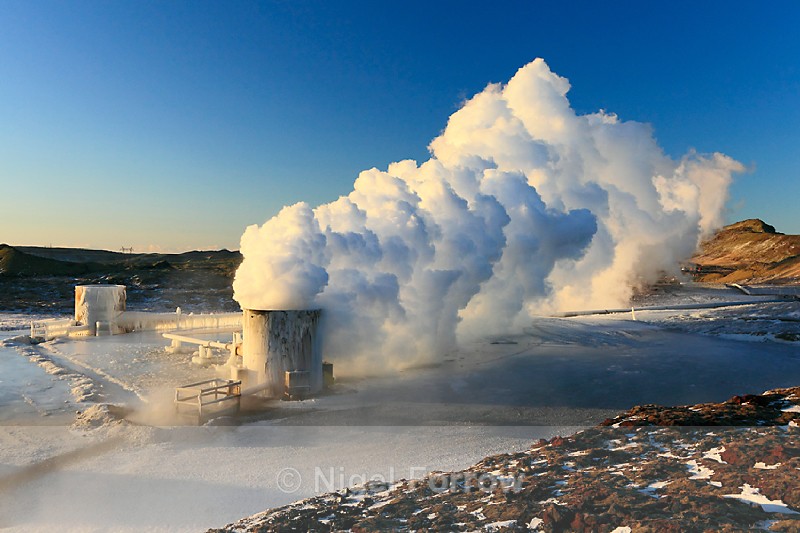 Venting of a new bore hole for a geothermal power station - Iceland
