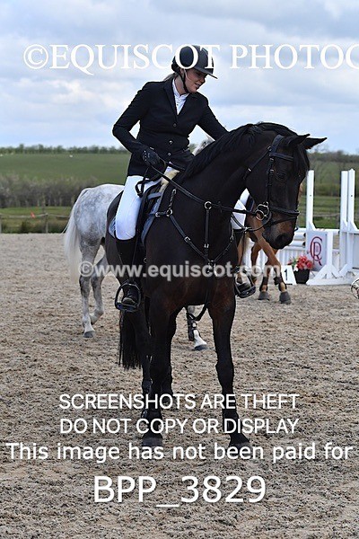 BPP_3829 - CLASS 3 FRI Senior British Novice/ 90cm Open