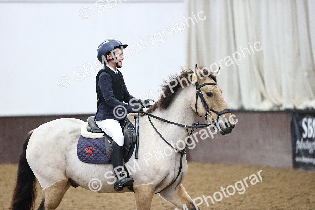 SBM_000122 - Class 2 - The Rug Lady 40cm Area 12 Championship Qualifier