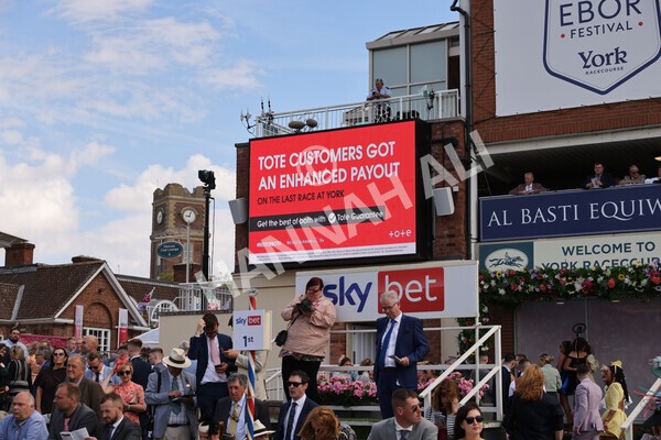 yr20082022r3-45 - Race 3 3.00pm Sky Bet City of York Stakes