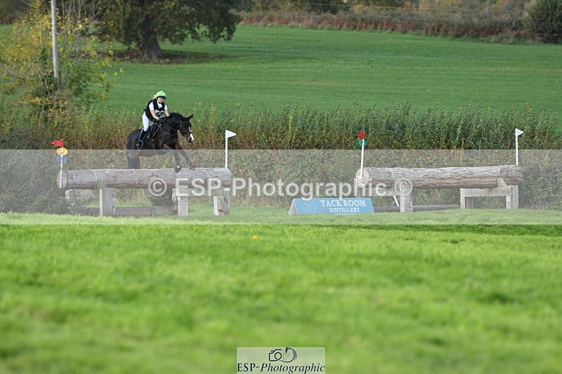 251024A-131009-11909 - B-148-Tarka.Abraham