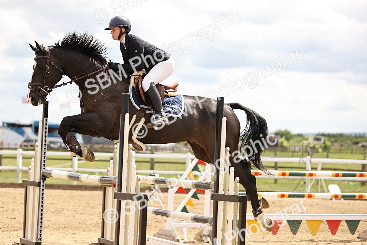 SBM_003404 - Class 11 - Senior Newcomers - 1.10m