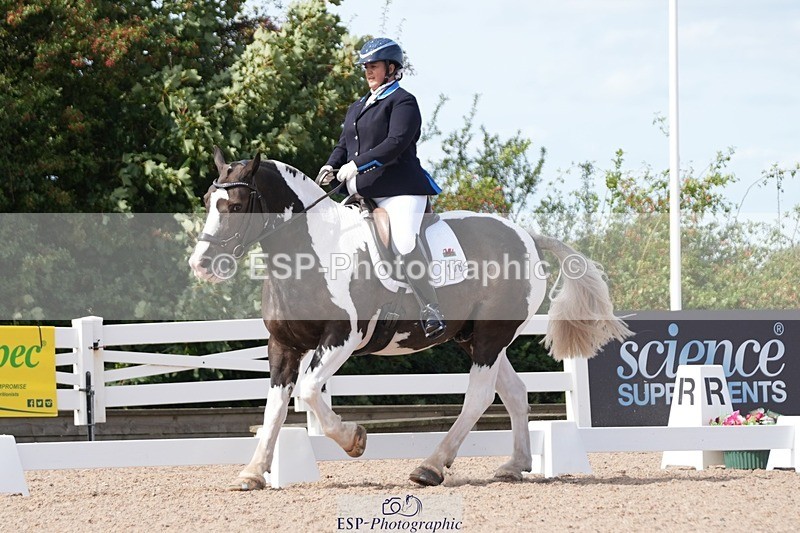 250906-135334-03421 - 106-Lucy.HamblettGalliano.Gold.Dust