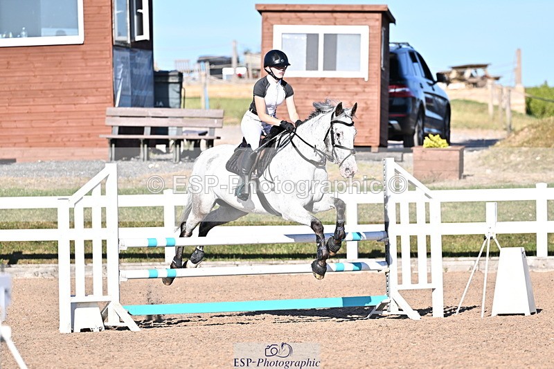 250708A-183257-00565 - 90cm Classes