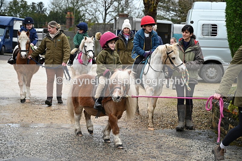 WJ7_9329 - Walk out..