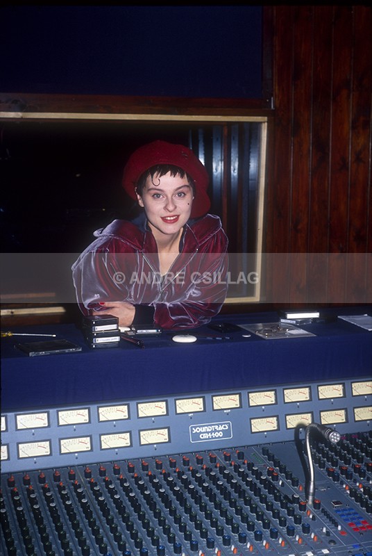 LISA STANSFIELD - S..