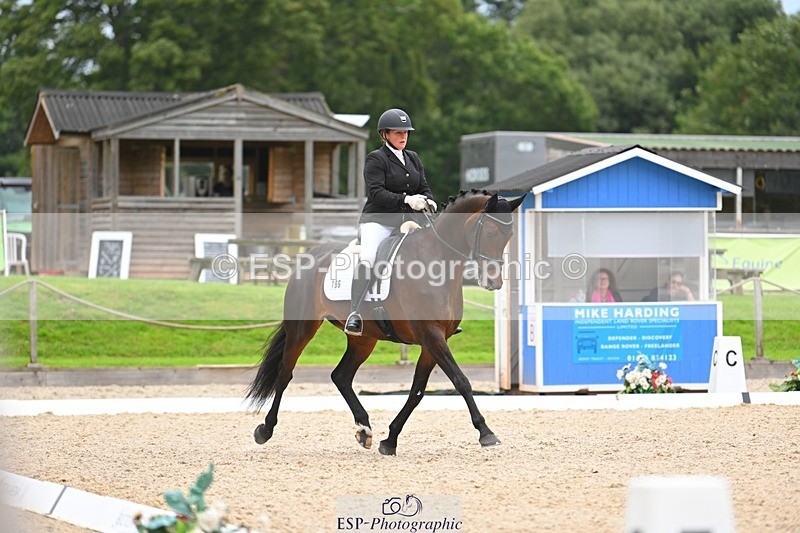 230813-175216-08758 - Cls 14 Medium Silver 16.45 to End