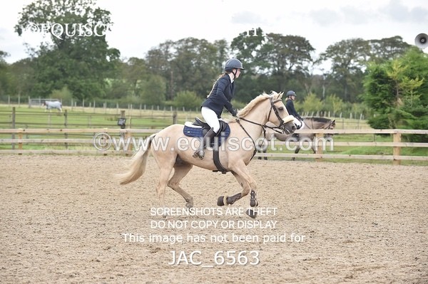 JAC_6563 - CLASS 15 SUN Pony Discovery / 90cm Open