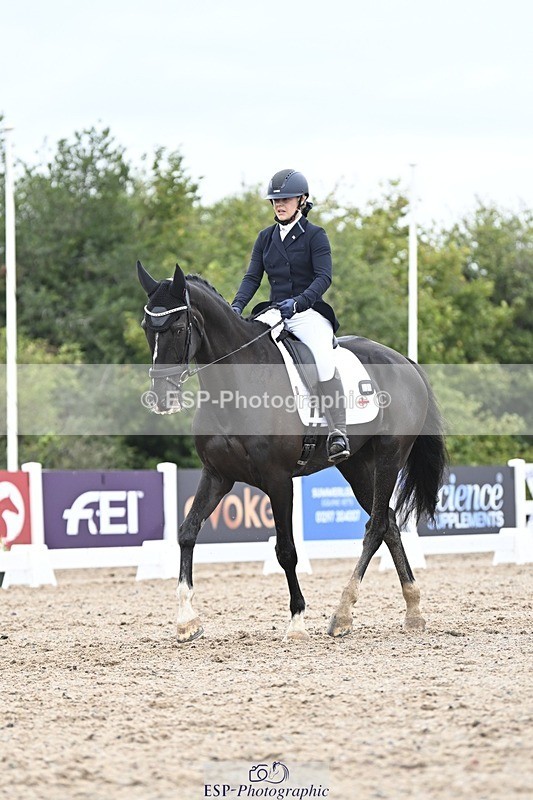 250907-124240-08105 - 034-Jasmine.SmithNigrasine.Rain