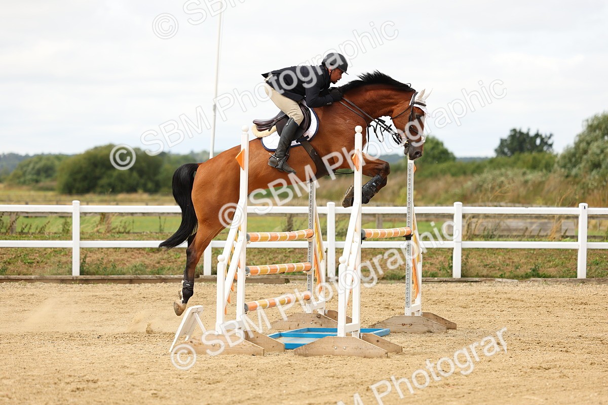 SBM_010243 - Class 3 - Senior Newcomers - 1.10m Open