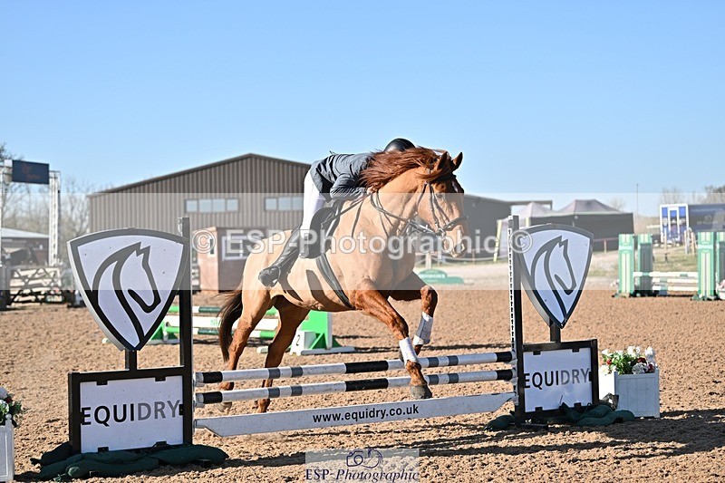 250401-170405-00256 - 70cm classes