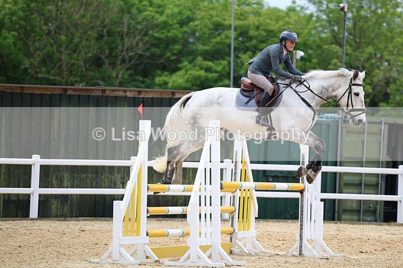 3E7A9492 - Class 8: Senior Newcomers/1.10m open