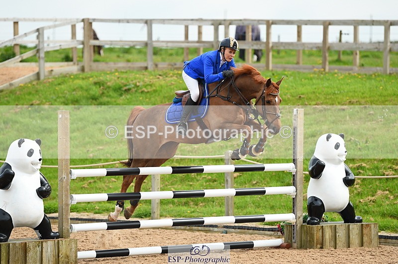 230504A-102226-00594 - Cls 8 Snr Foxhunter