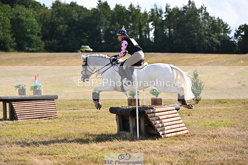 250803A-163019-16832 - Q-760-Sharon.Routley-KNOCKDOMNEY.SILVER.GAP