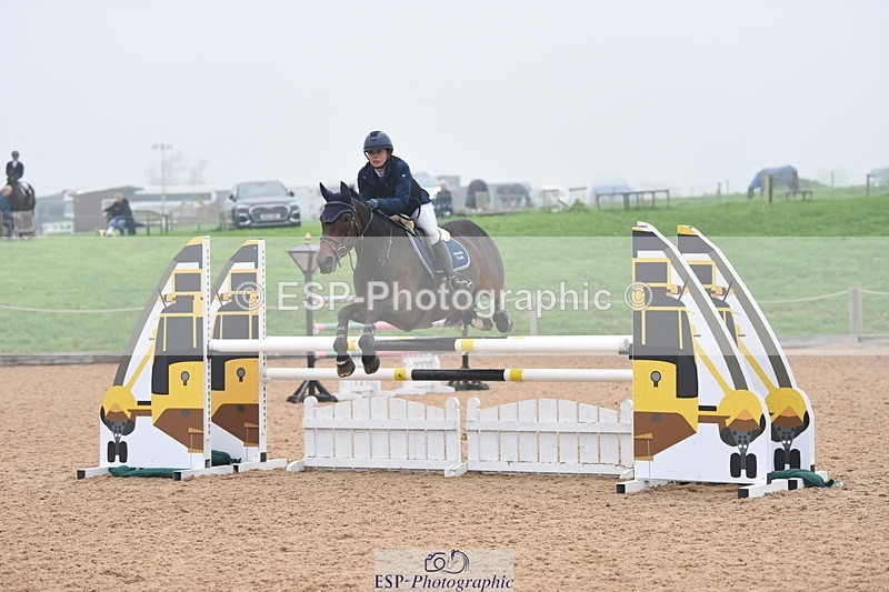 230916A-170540-05753 - Cls 19 Snr 1.10m Derby