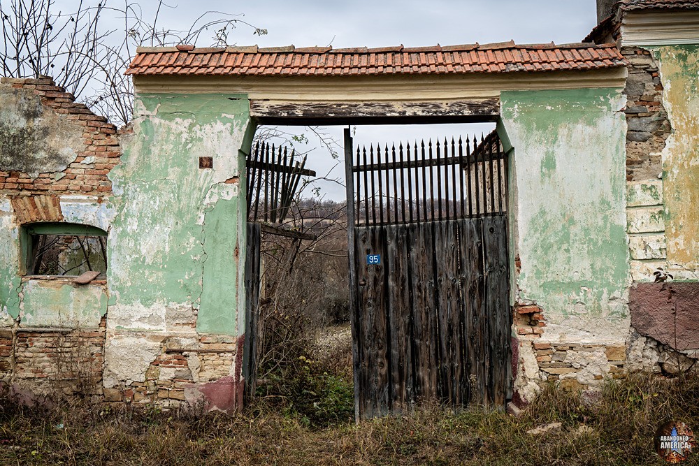Abandoned Gate | Gherdeal, Romania - The Ghost Village of Gherdeal
