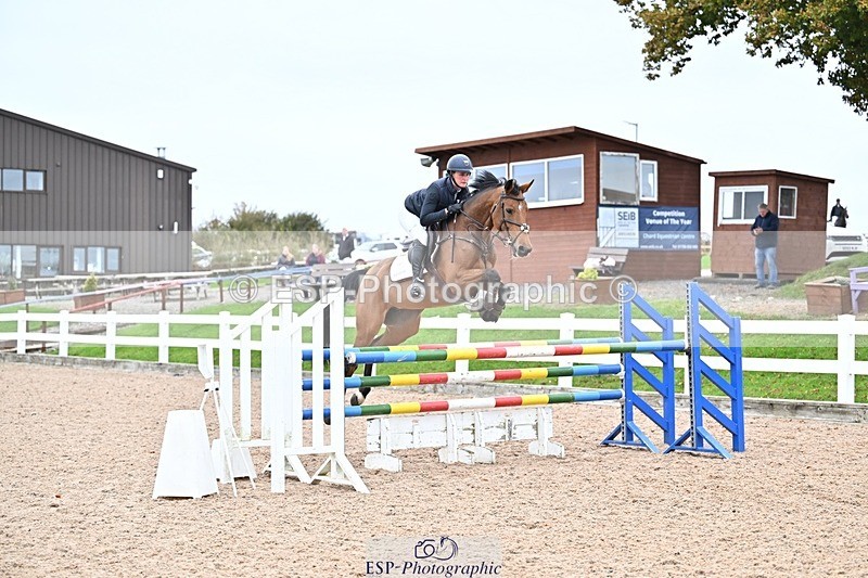 251015-131049-00504 - Cls 4 Newcomers and 1.10m Open