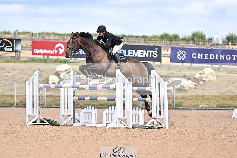 260819-143807-01165 - Cls 6 Foxhunter and 1.20m