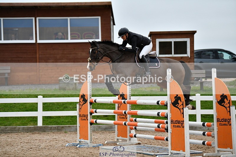 240112A-143736-01255 - Cls 6 Foxhunter and 1.20m Open