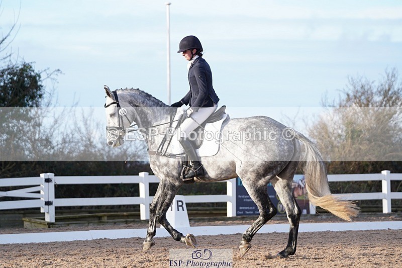 241214-152018-02147 - 128-Jess.Elliott-MGH.Cassira