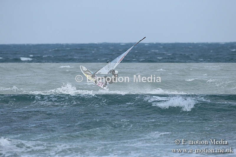 WS 020413-190 - Windsurfing