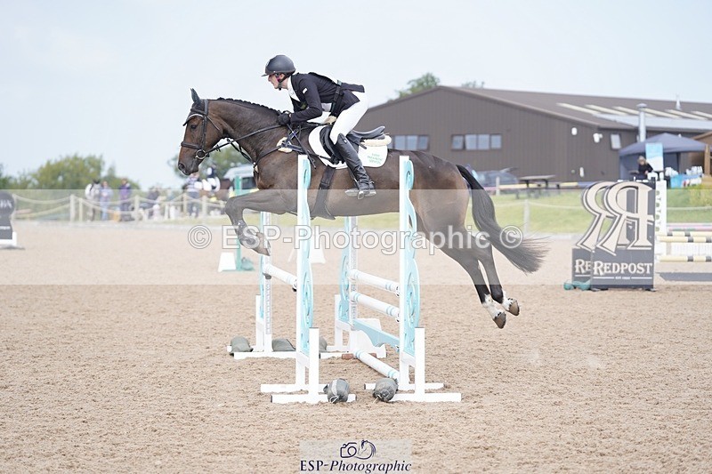 240831A-112444-01172 - 016-Max.Forster-FLO.CORMINT