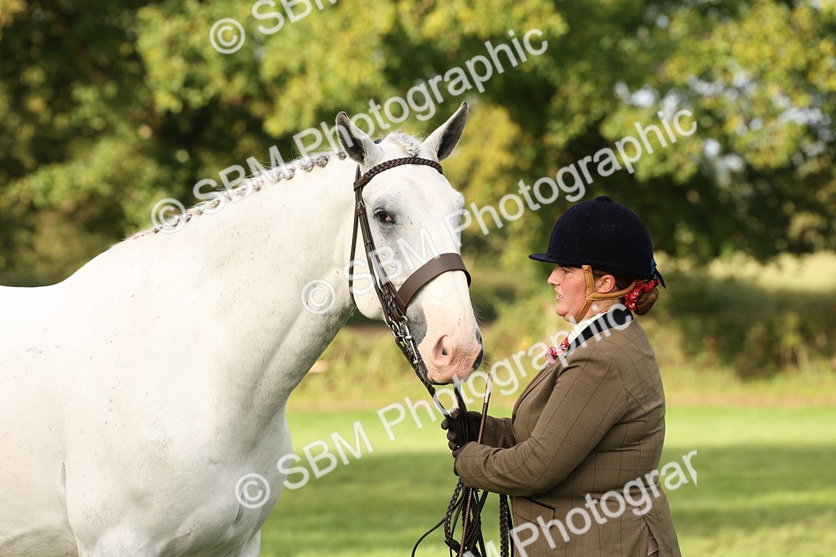 SBM_54694 - S53 - Hunter In Hand