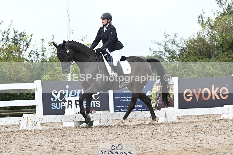 250907-153253-09141 - 049-Laura.ColeGavin.10