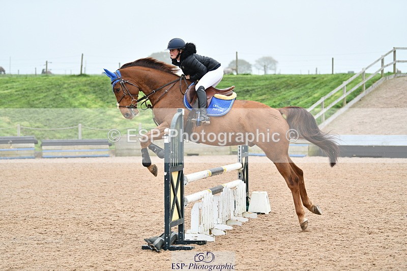 241102A-112322-04279 - SAT Cls 9 British Novice and 90cm Open