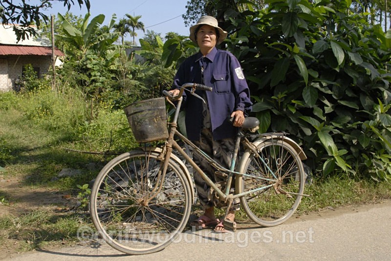 Lady with bicycle Vietnam - South East Asia