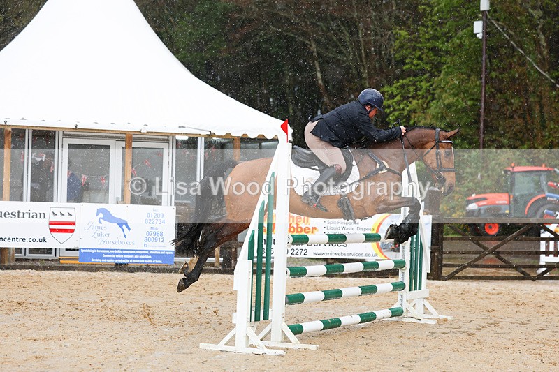 3E7A1576 - Class 6: Senior 1.05m