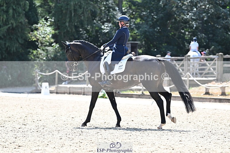 250810A-140129-07204 - 070-Abbie.NewburySeagry.Firstamour