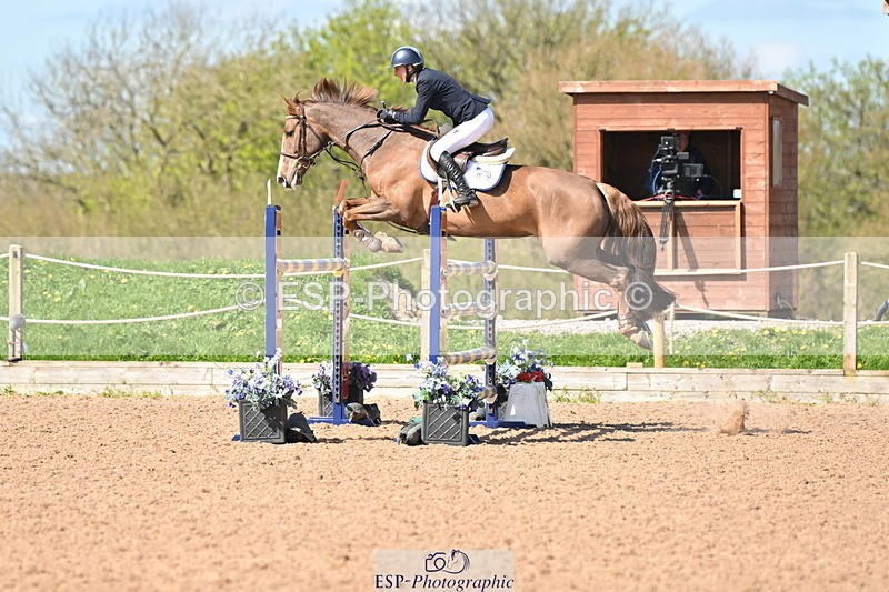 240418A-111600-02511 - Cls 5, 2 Star Medium Tour 1.35m