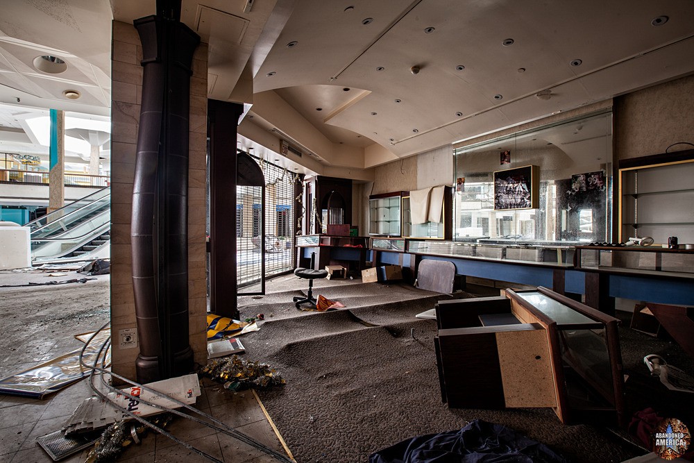  - Randall Park Mall