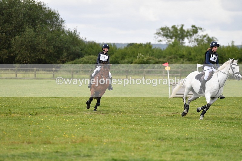 WJ5_3466 - Class 5 80cm Pairs